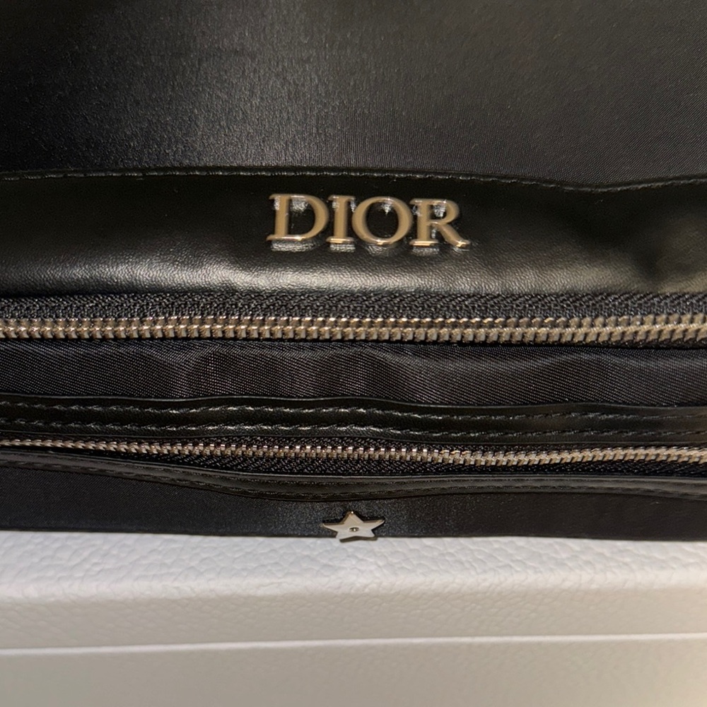 New Dior Beauty Black Makeup Bag - Picture 4 of 4